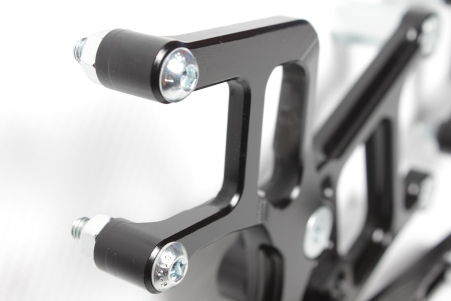 03-r1-rear-set-yamaha