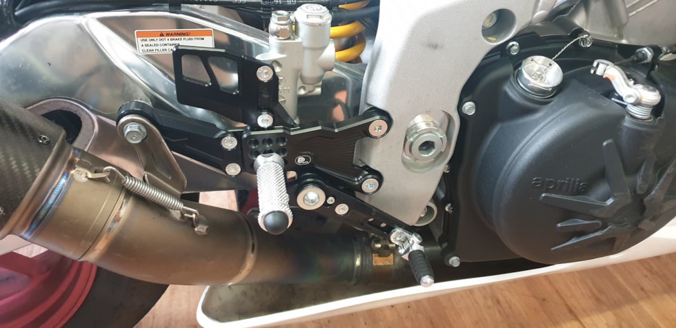 Aprilia_RSV4_rearset