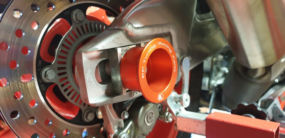 axle_slider_RSV4