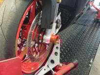 front_axl_sliders_RSV4