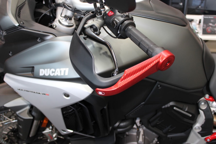 Nová ochrana páčky Ducati Multistrada V4 (2021- )