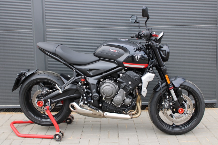 moto_triumph_trident_660_1