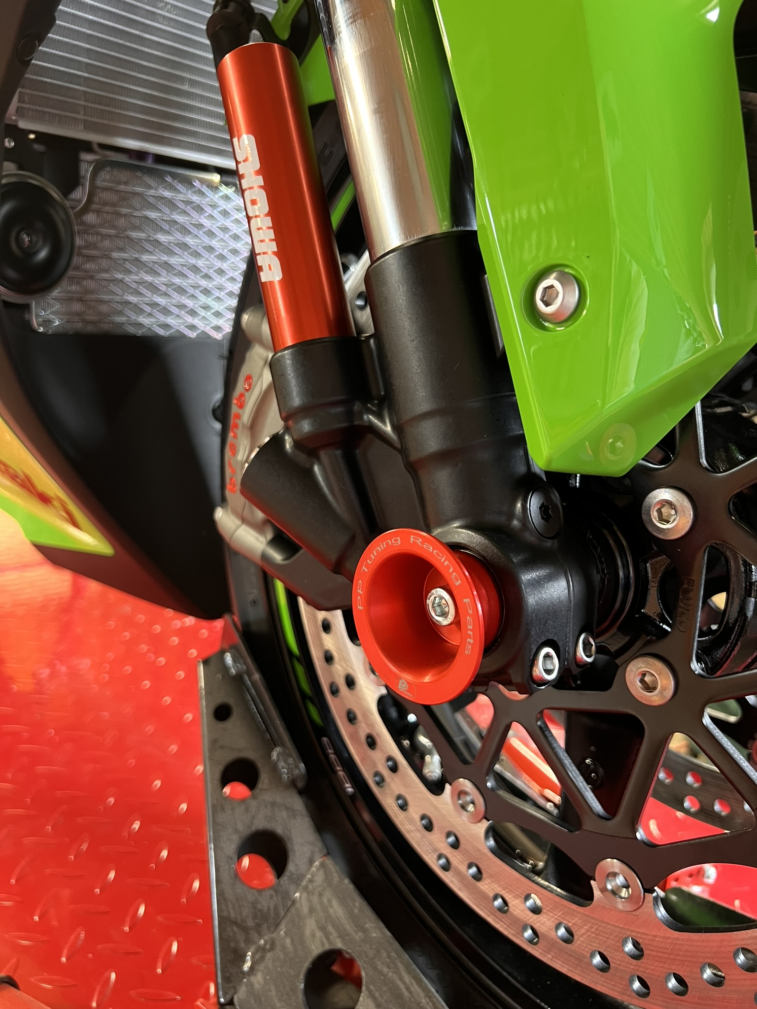 Front Axle Sliders Kawasaki ZX-10R (2016-2025) | PP Tuning