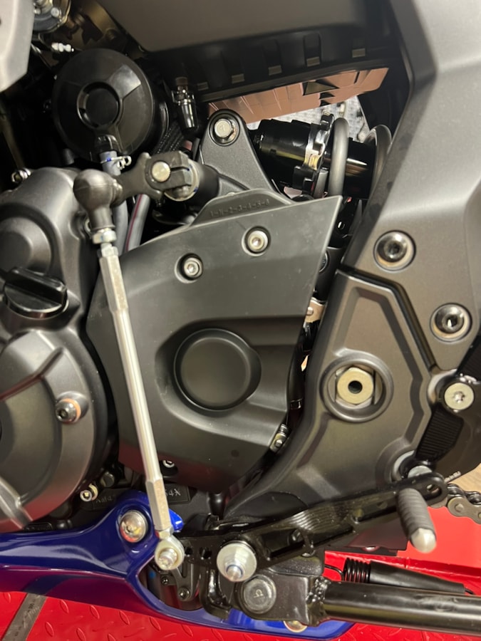 REARSET_REVERSE_YAMAHA_R7.JPEG