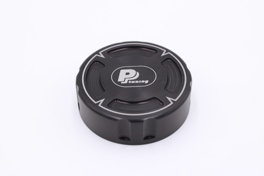 Víčko na nádobku brzdové kapaliny M52x 4 (vnitřní průměr 49 mm), černá