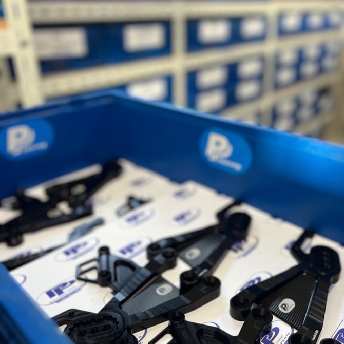 Proč používáme hliník 7075 na stupačky