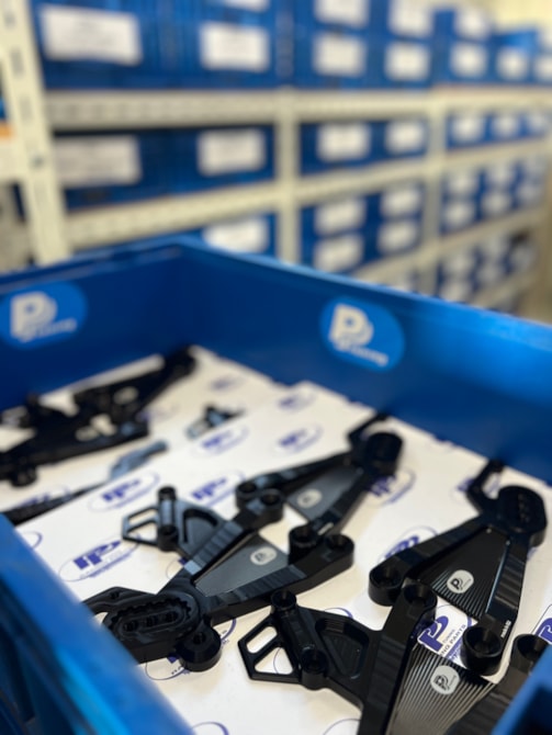 Proč používáme hliník 7075 na stupačky