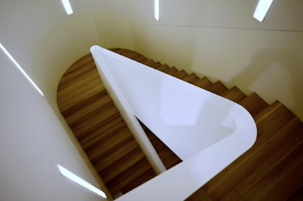 COS Pařížská, Praha