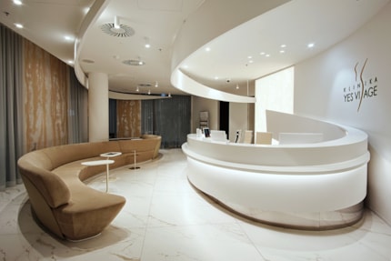 YES VISAGE – aesthetic medicine and plastic surgery clinic / CHURCHILL II COMPLEX, Prague