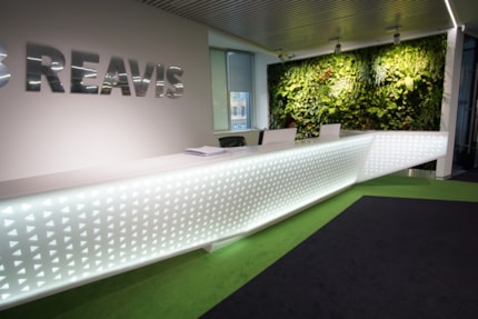 prosvětlená recepce HB REAVIS, Praha