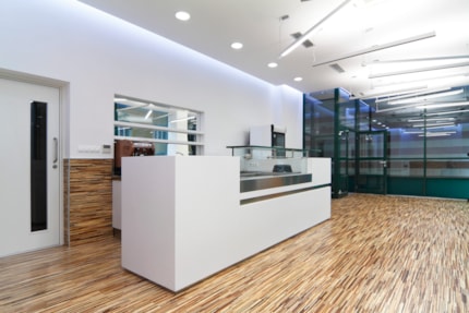 recepce vnitřní obklady CORIAN, TRANSPETROL, Bratislava