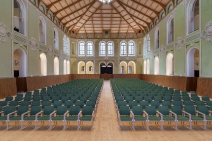 08656-Amos-Jizdarna-JiriSebek-preview