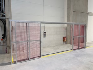 Dveře osazené bezpečnostními prvky