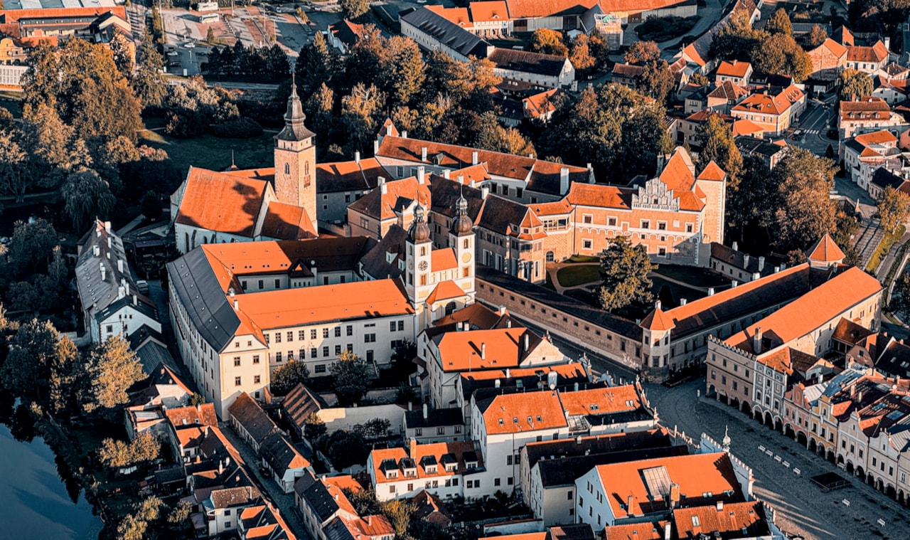 V pátek ráno začínáme.