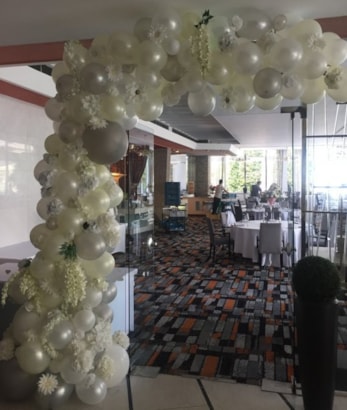 Svatební balónková girlanda - návod na dekoraci