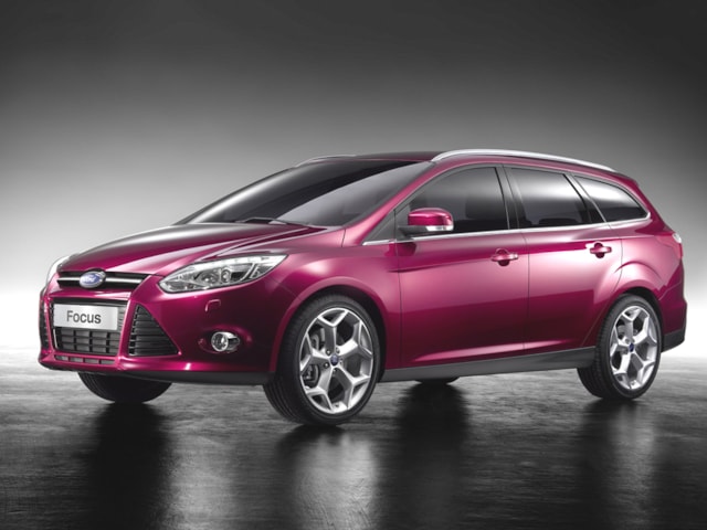 Příčníky Ford Focus Combi 11- s integrovanými podélníky