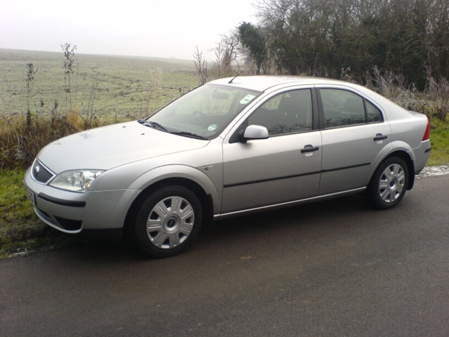 Příčníky Ford Mondeo 01-07 s pevnými body WINGBAR