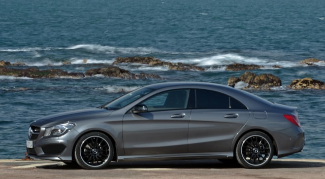 Příčníky Mercedes-Benz CLA 13-18 s pevnými body Alu tyče