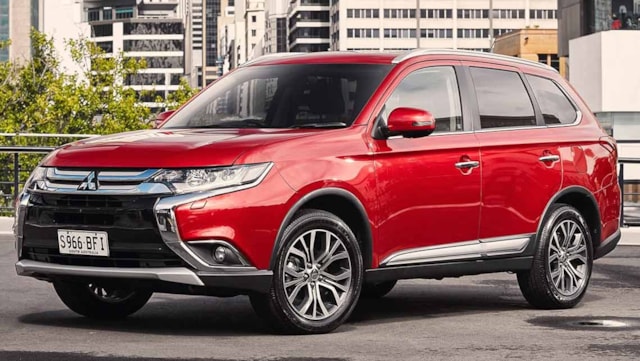 Příčníky Mitsubishi Outlander 13- s integrovanými podélníky Alu tyče Black