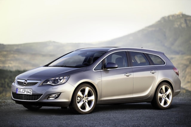 Příčníky Opel Astra Sports Tourer 10-16 s integrovanými podélníky Wingbar Evo