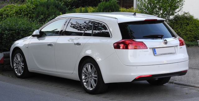 Příčníky Opel Insignia Combi 09- s integrovanými podélníky Wingbar Evo