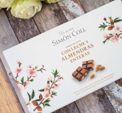 SC Mléčná čokoláda s mandlemi 200g.