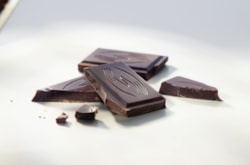 BE BIO hořká 72 % čokoláda s mořskou solí 90g