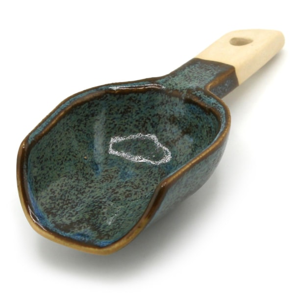 Keramická lžička na čaj