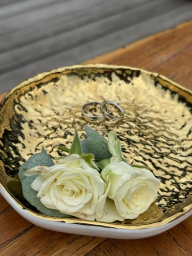 zlato bily taliřek na prstynky_easywedding.JPG