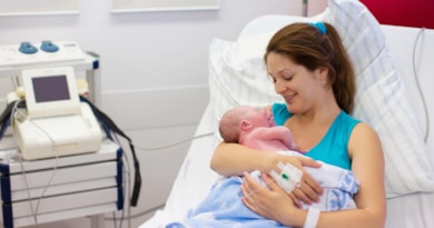 Po porodu - o čem se moc nemluví, a přitom byste to měly vědět?