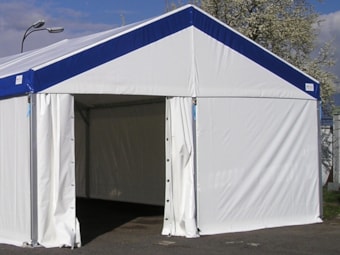 Rozdelené bočné panely a dvere