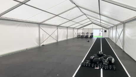 Posilňovne a športové zariadenia v našich stanoch