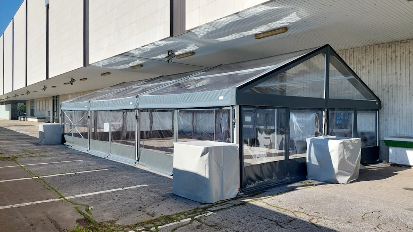 Ein weiteres vollständig transparentes Zelt