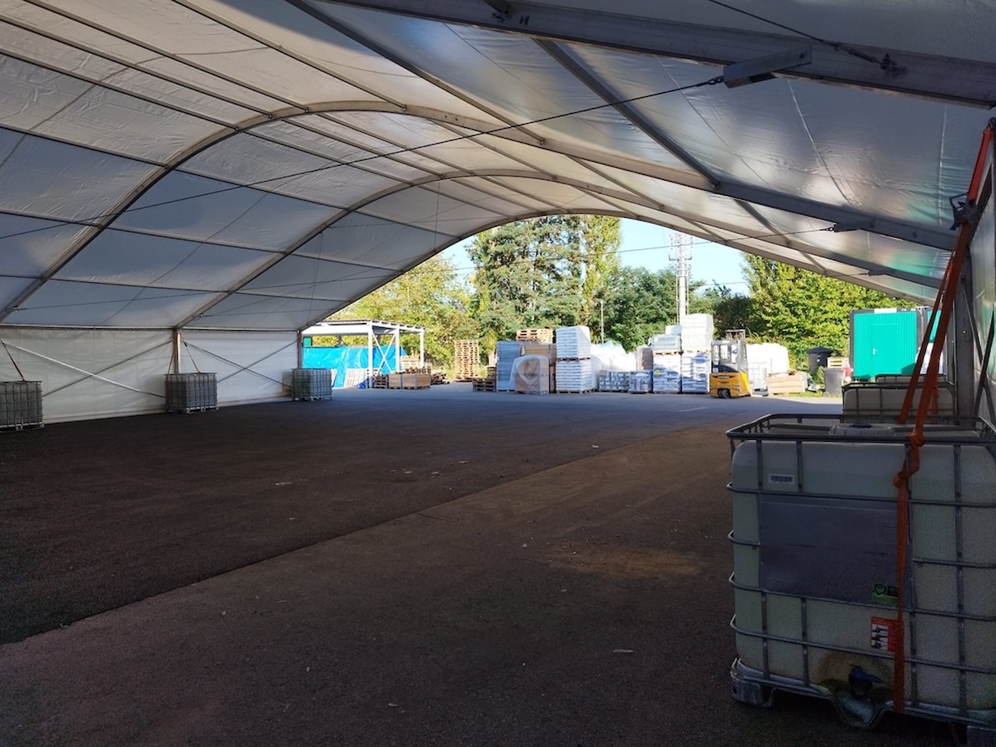 Dočasné skladovanie strešnej krytiny