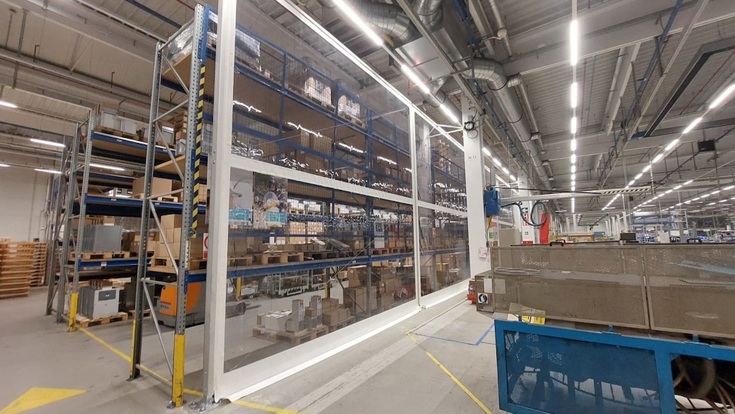 Průhledná průmyslová zástěna!