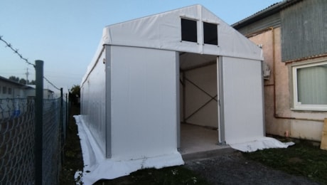 Kleine Zelt-Halle