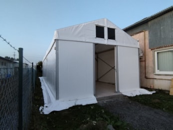 Kleine Zelt-Halle