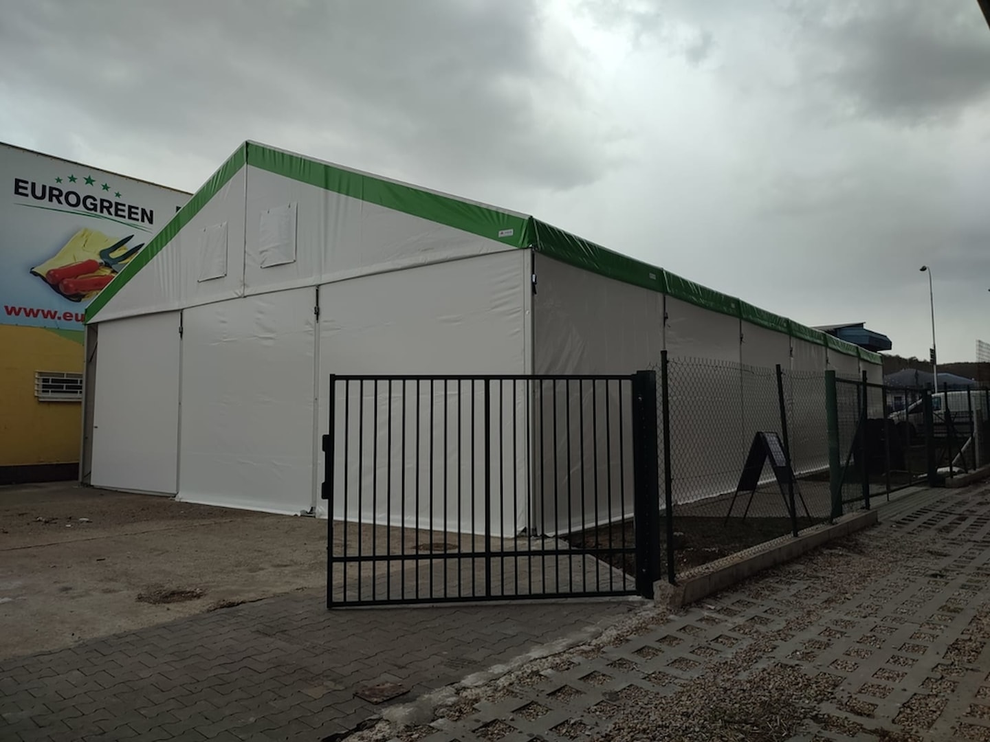 Erweiterung der Lager- und Verkaufsfläche