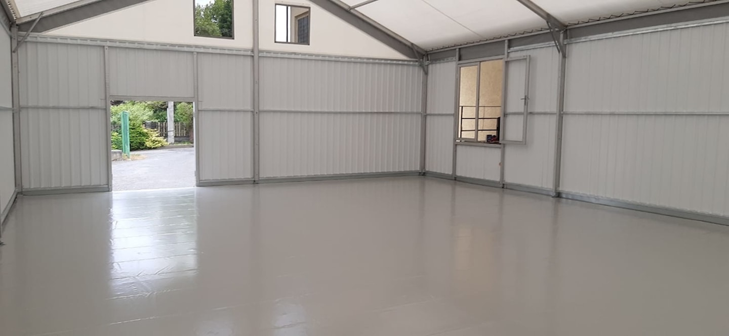 Obchodní prostory ve stanu!