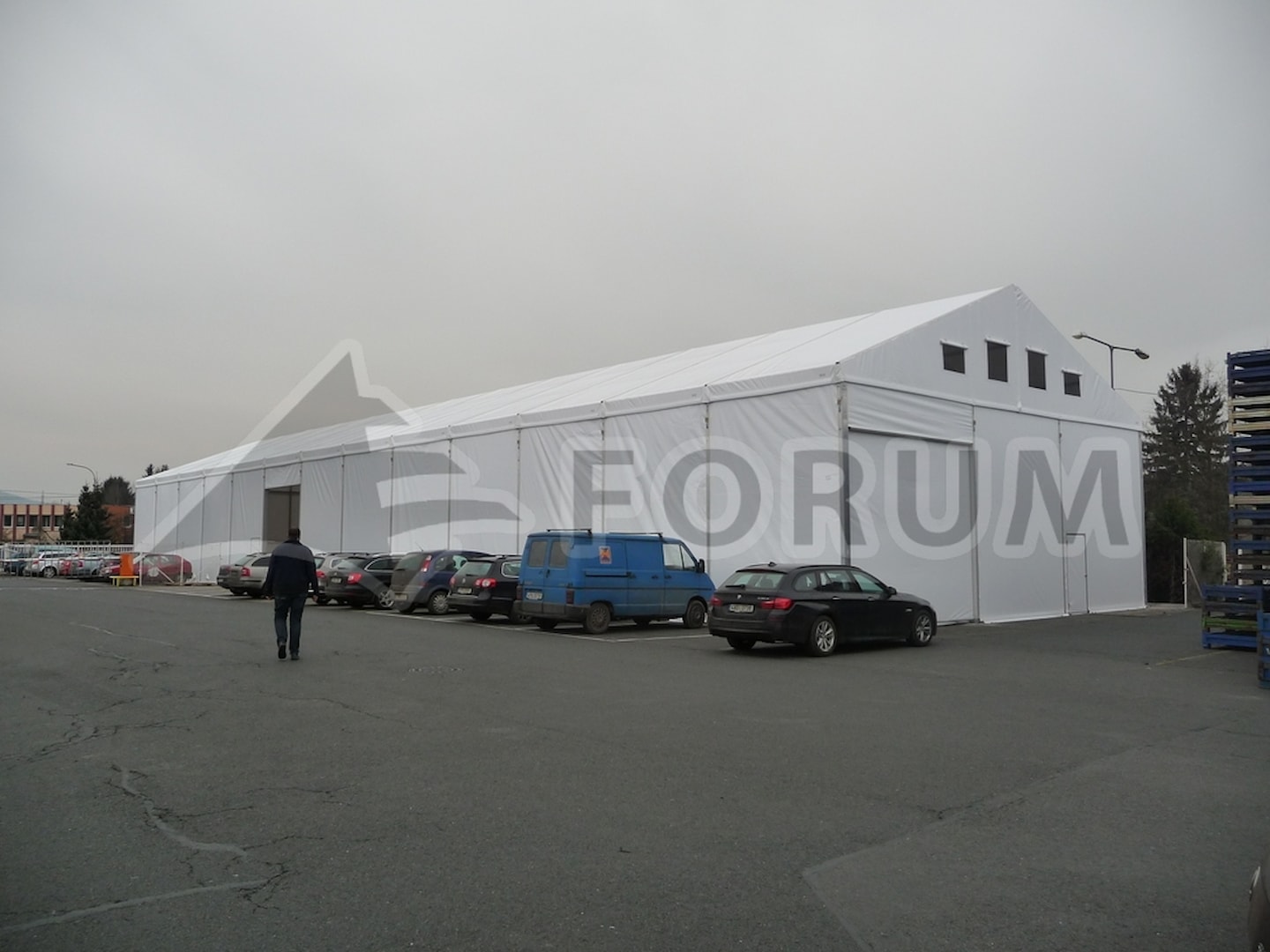 Custom-made textile halls