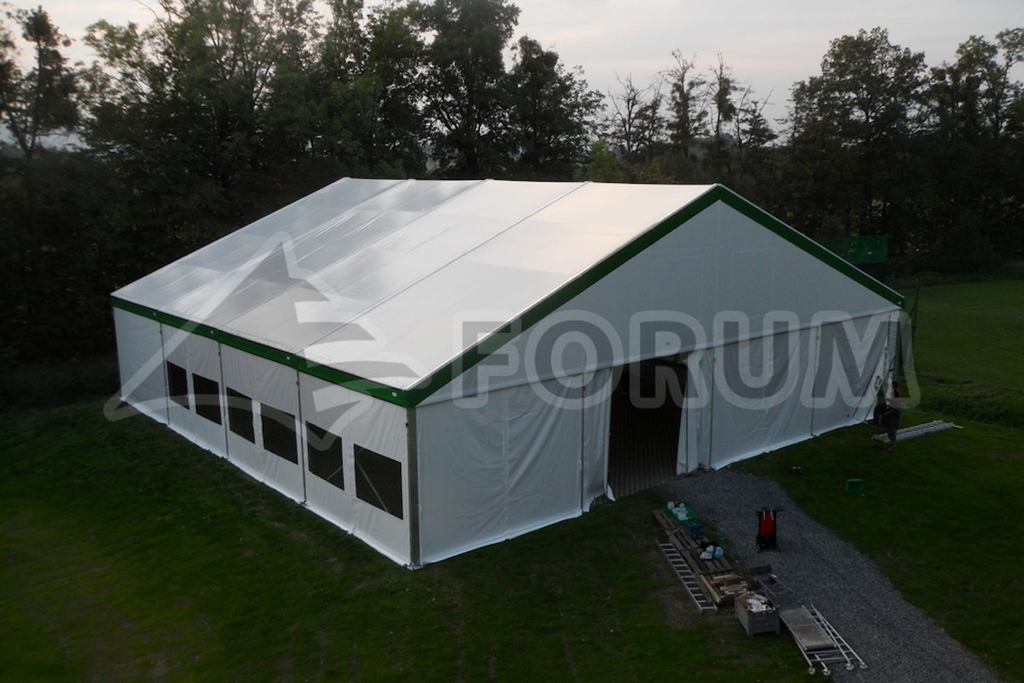 Konferenzsaal im Zelt