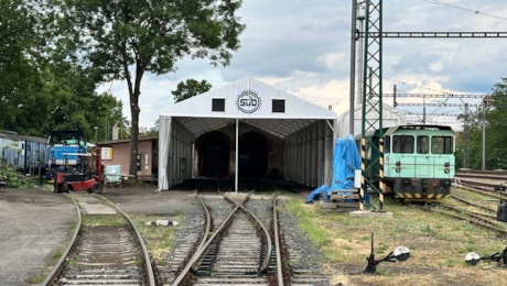 Züge im Zelt reparieren!