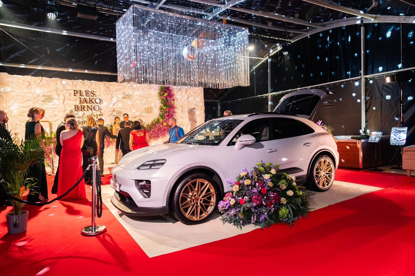 Rental of Accessories for Party Tents