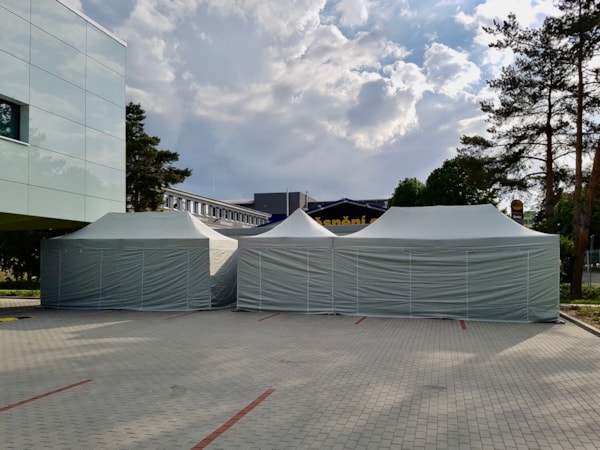 Verleih von Faltzelten