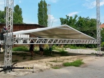 Stressplane_Bühne_2