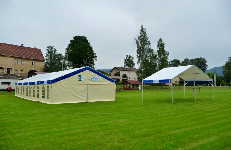 Partyzelt Alpha 35.JPG