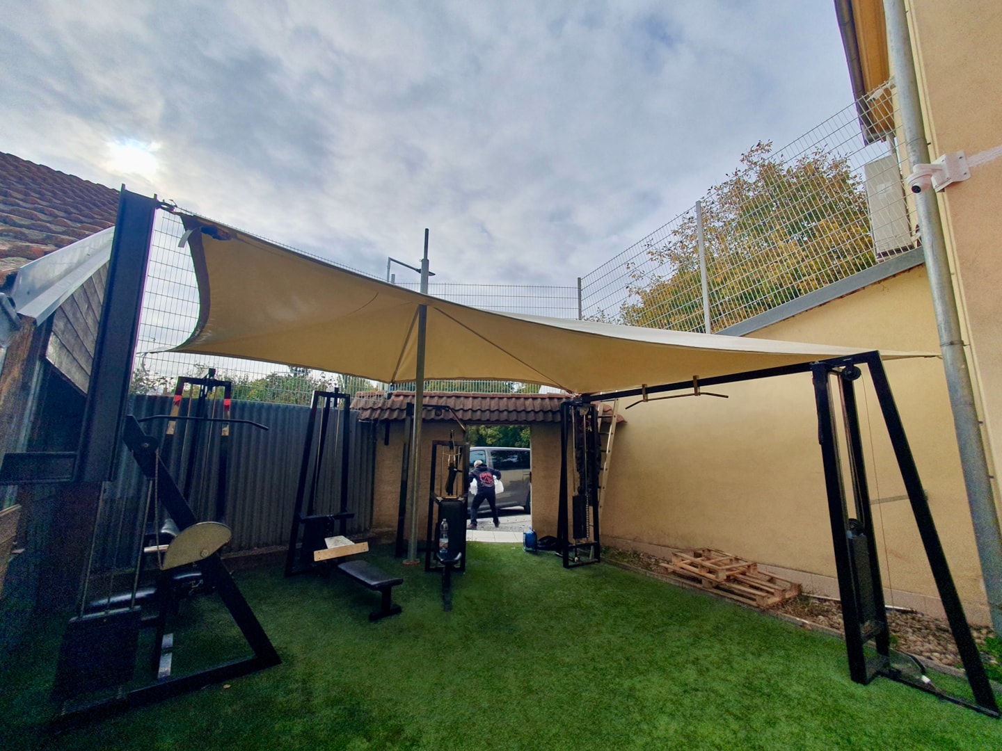 Clonící plachta Afit