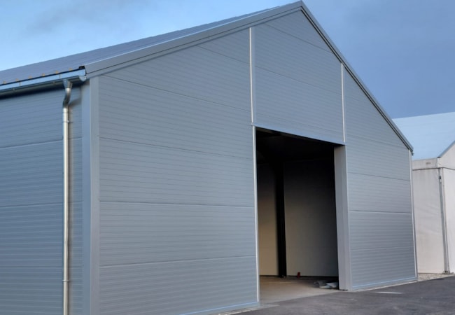 Montované haly s pevným opláštěním