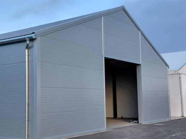 Prefabricated Halls with Solid Cladding