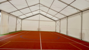 Stanová športová hala s viacúčelovým povrchom pre tenis a loptové športy